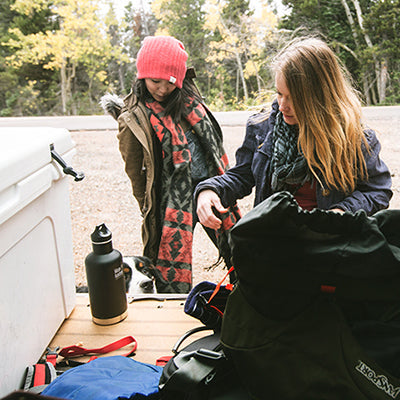 64oz-classic-with-loop-cap-s1 64oz_insulated_classic_backpackers_tailgate_square.jpg