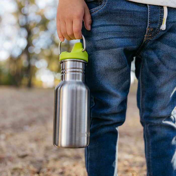 classic-kid-sippy-cap-t7 K12CNSIPPY-BS-kids_sippy_bottle_carry_lifestyle_f9e24b84-a0ae-465d-aad5-3c60c5592b7d.jpg