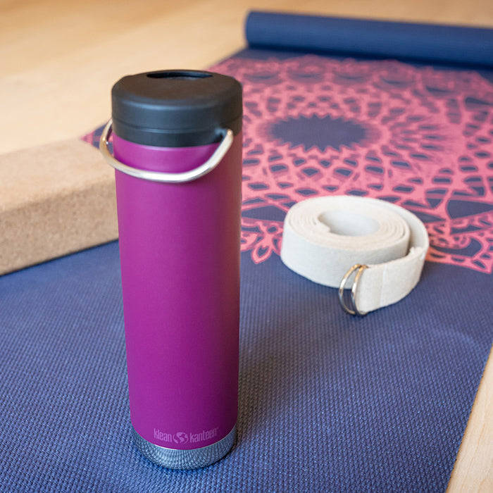 tkwide-twist-cap-with-straw-kit-n2 K20TKWPT-PP-T-TWIST-yoga_bottle_closed_lifestyle_a5ac6535-9c60-42bb-86fe-b94b5cef2b68.jpg
