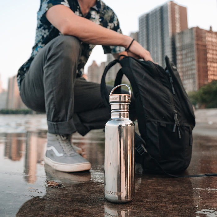 27oz-reflect-with-bamboo-cap-c9 K27SSLRF-MS-BAMBOO_reflect-bottle_city_lifestyle_ff882516-9bd8-49cf-b515-736a0a9c889f.jpg