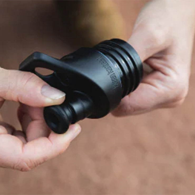 sport-cap-maintenance-kit-l0 sport_cap_maintenance_kit_pull_valve_out_lifestyle.jpg
