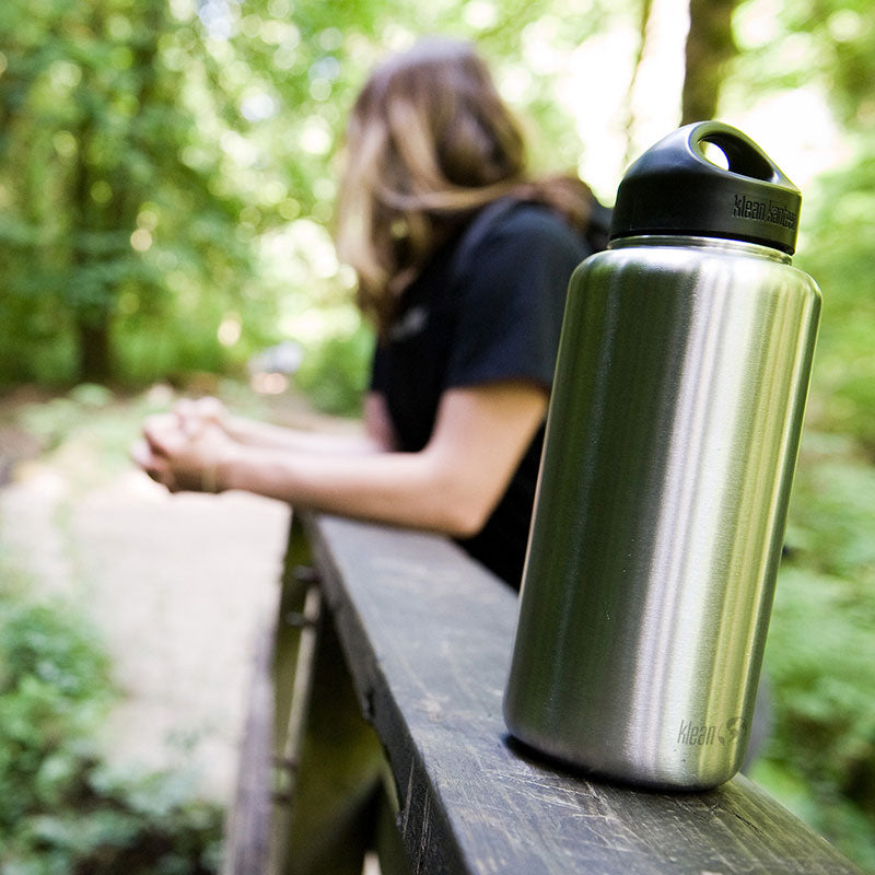 40oz-wide-with-loop-cap-i9 wide_40oz_bottle_bridge_closeup_square.jpg